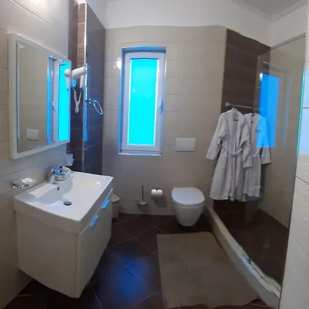 Aler Hotel 4*